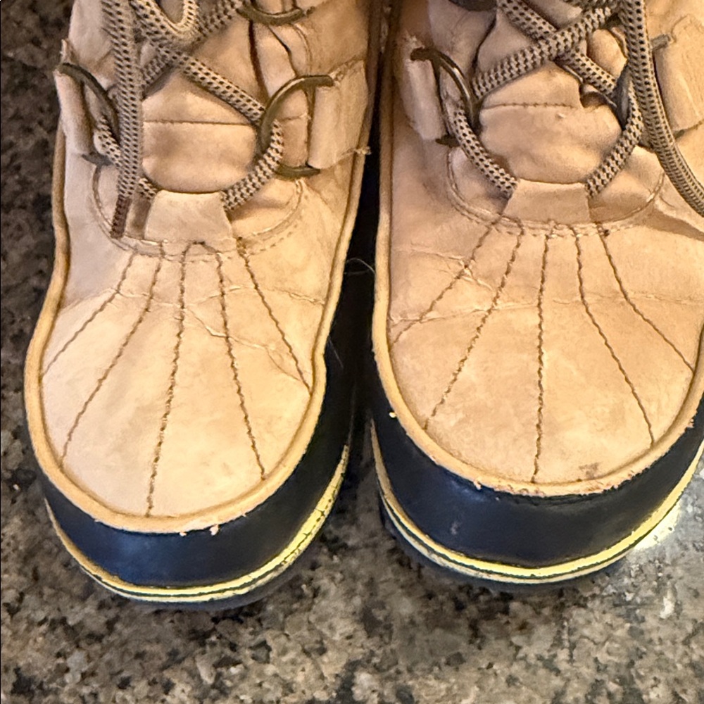 JBU Tan and Black Winter Boots - Picture 7 of 7